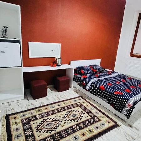 Lovely Guest House Тбилиси Экстерьер фото